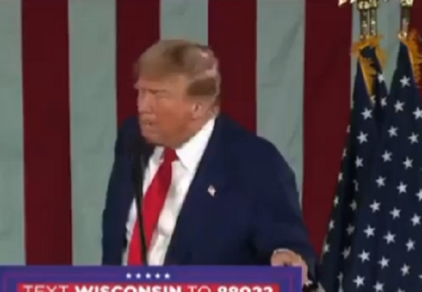 Donald Trump Just DESTROYED A Heckler During Big Rally