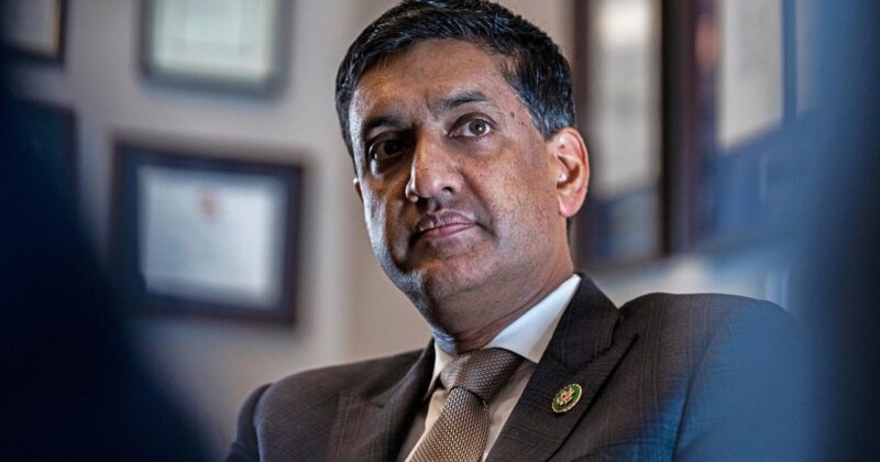 Flight Attendant Chases Down Dem Congressman to Give Him a Piece of His Mind