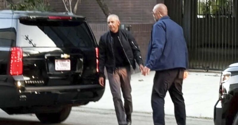 Barack Obama Spotted at LA Restaurant Without Michelle as Divorce Rumors Swirl