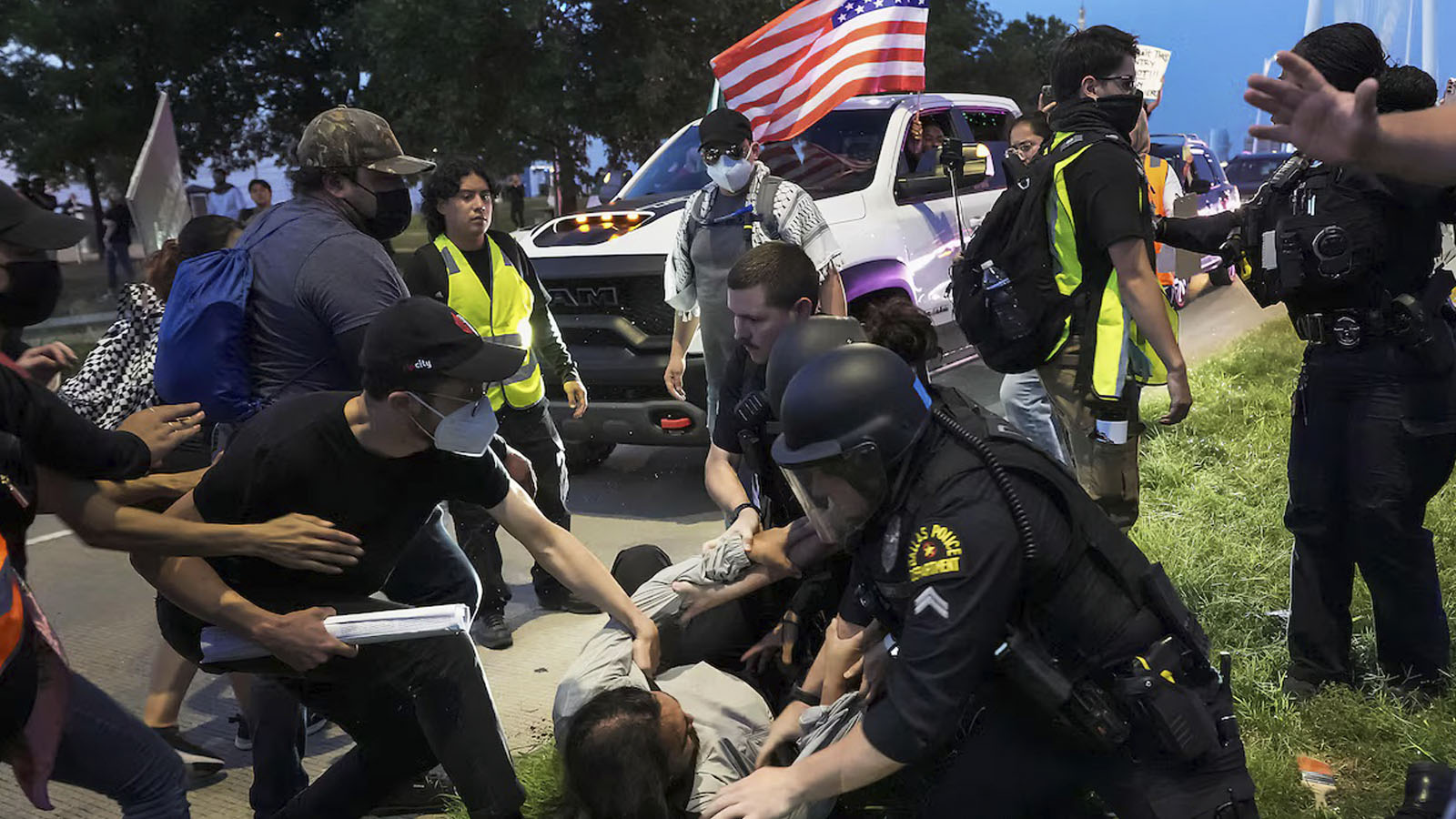 Anti-ICE Riots Spread in California, Texas - News Addicts