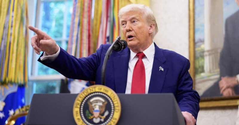 Trump Signs Sweeping Travel Ban to US Targeting 12 High-Risk Countries