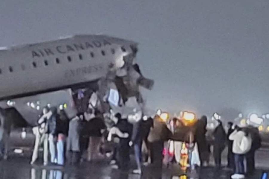 Multiple Injuries Confirmed Following Plane and Vehicle Collision at LaGuardia Airport