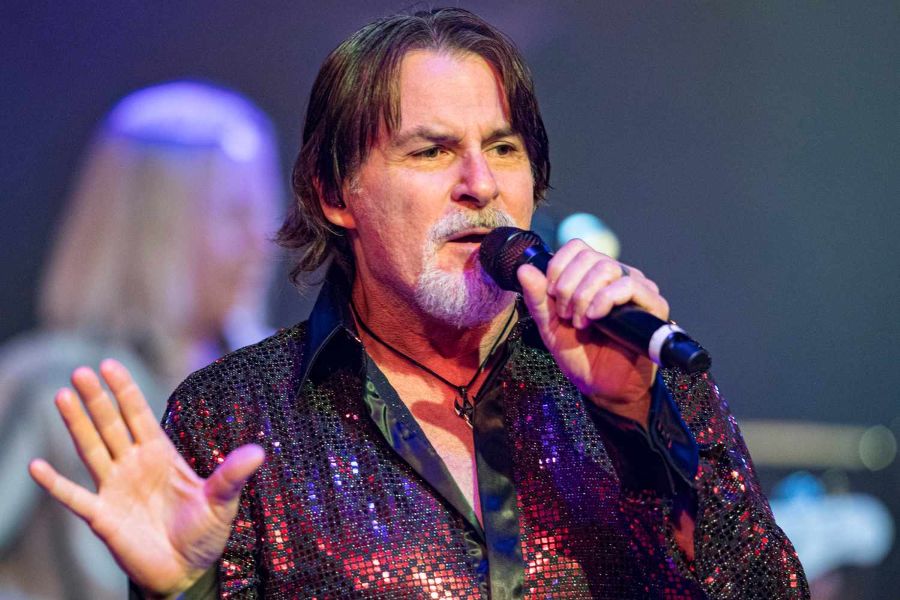 Renowned Boston Vocalist Passes Away at 60