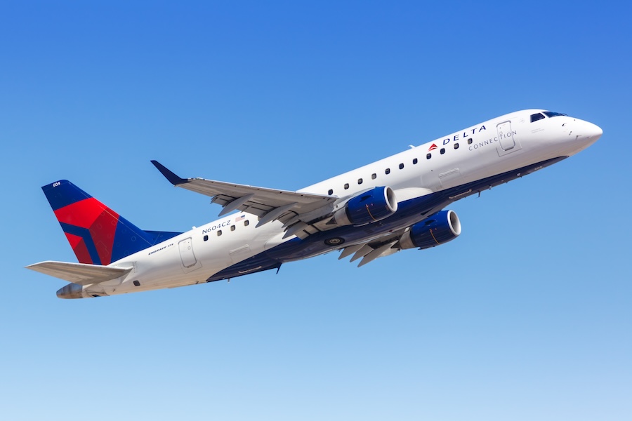 Delta Flight Turns into Chaos as Engine Issues Emerge During Takeoff