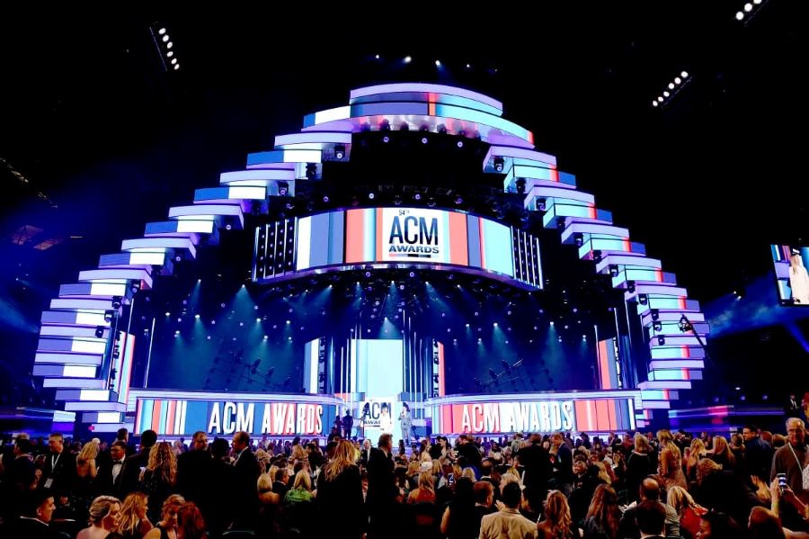 Country Star Expresses Gratitude to Jesus After Winning Seven ACM Awards