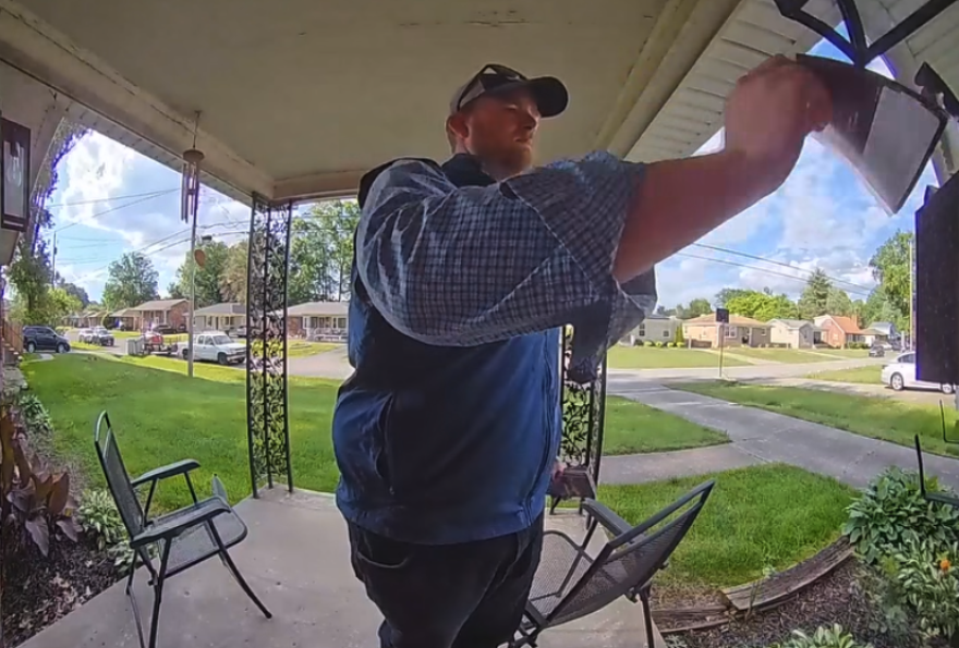 Kentucky Democrat Exits Race After Mailbox Controversy