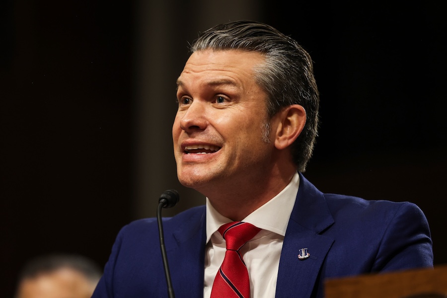 Pete Hegseth Commended for Supporting Apache Pilots