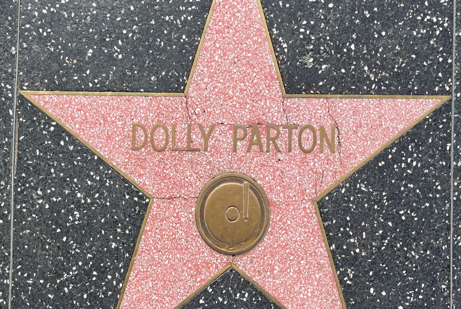Dolly Parton’s Hollywood Star Defaced, Fans Express Anger Amid Grief