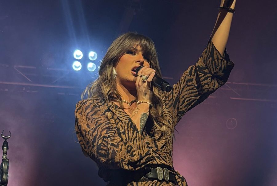 Ella Langley Celebrates Her Success by Honoring God at a Full Concert