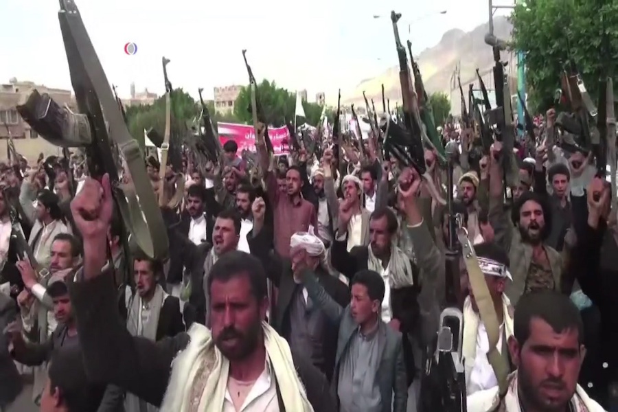Houthi Militants Intensify Offensive to Disrupt Global Trade
