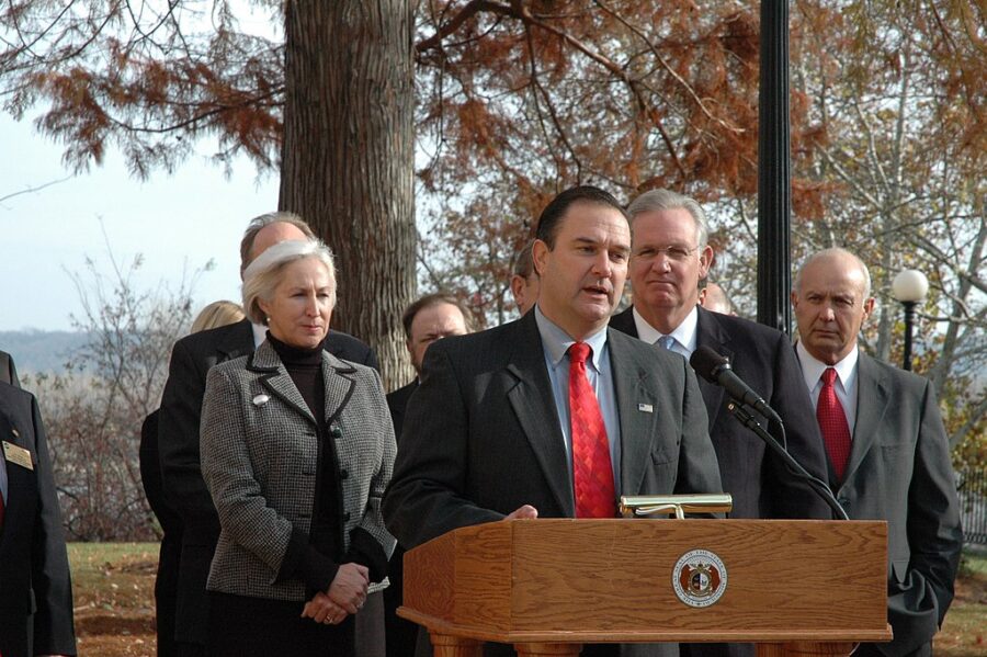 Missouri Supreme Court Blocks Redistricting Law, Impacting Upcoming Elections