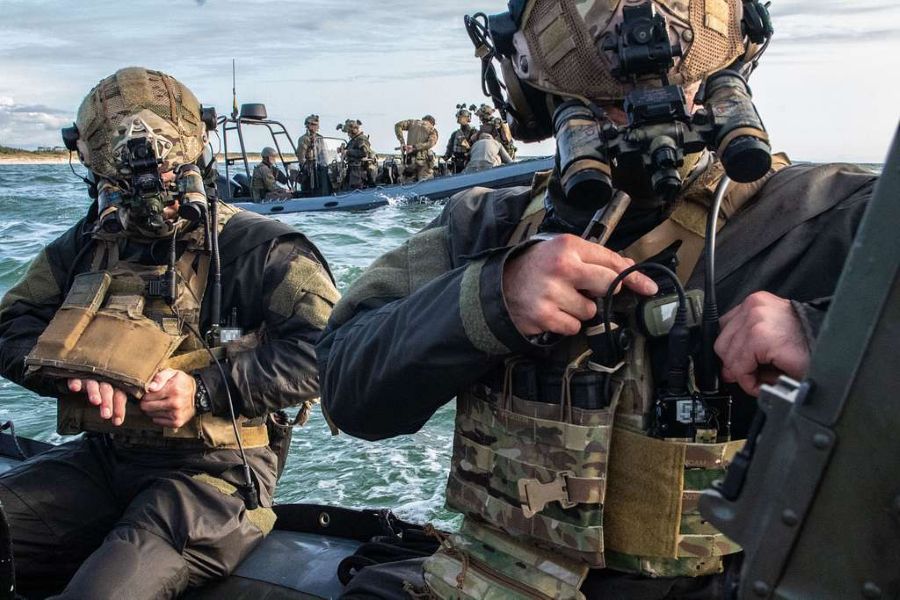 Hidden Operations: Navy SEALs Tackle Iranian Sea Mines
