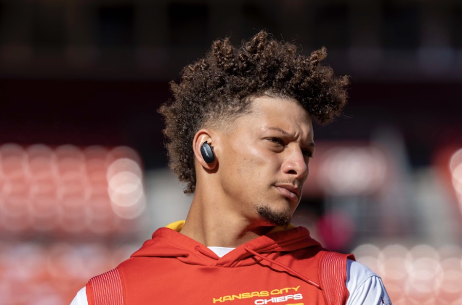 Mahomes Honors Fallen Teammate Allen Bailey