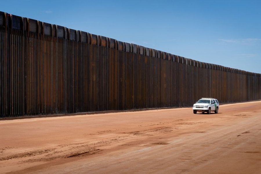 Unidentified Creature Spotted at the U.S.-Mexico Border; UFO Specialist Weighs In